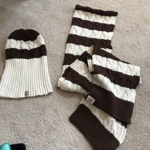 NEW UGG KNIT SCARF AND HAT CHOCOLATE AND CREAM